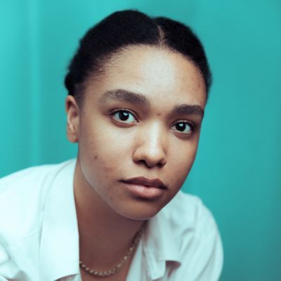 V Lamont Gillies headshot